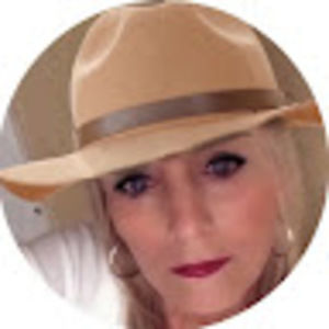 Meet your Posher, Carol